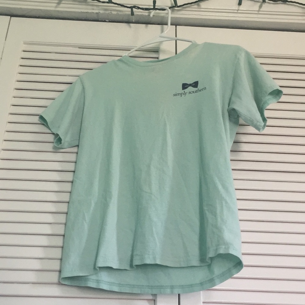 I’m selling a simply southern shirt🌼